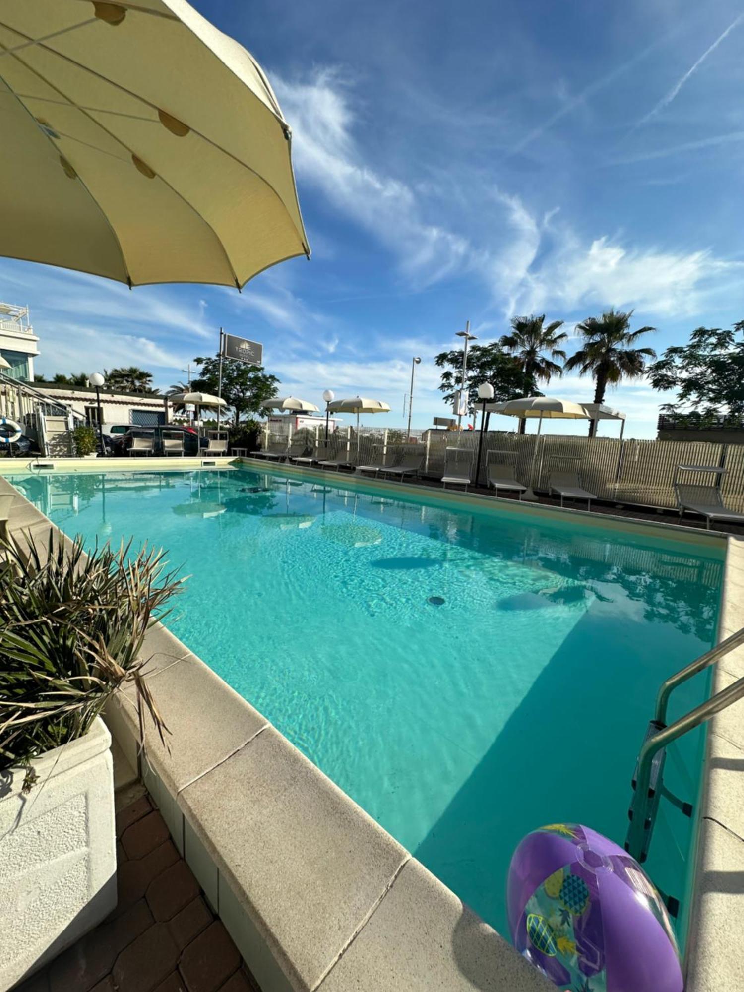 Hotel Tropic - Fronte Mare Riccione Dış mekan fotoğraf